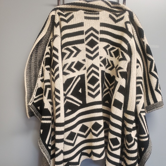 Forever 21 Sweaters - Forever 21 Oversized Sweater